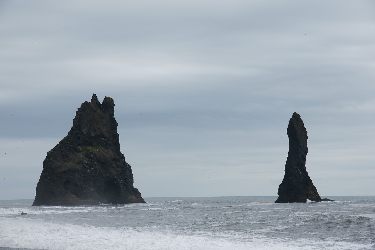 reynisdrangar cliff iceland free photo