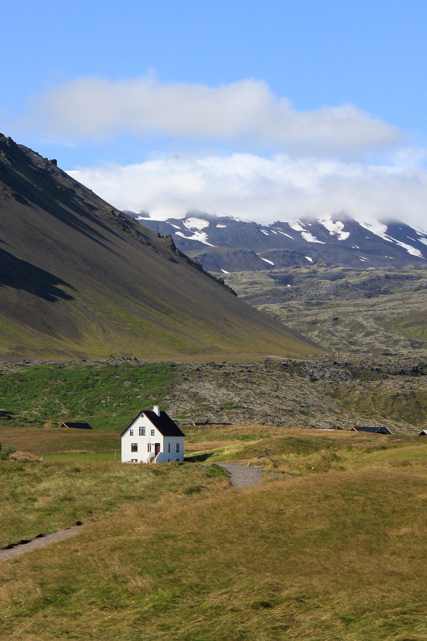 iceland house landscapes free photo