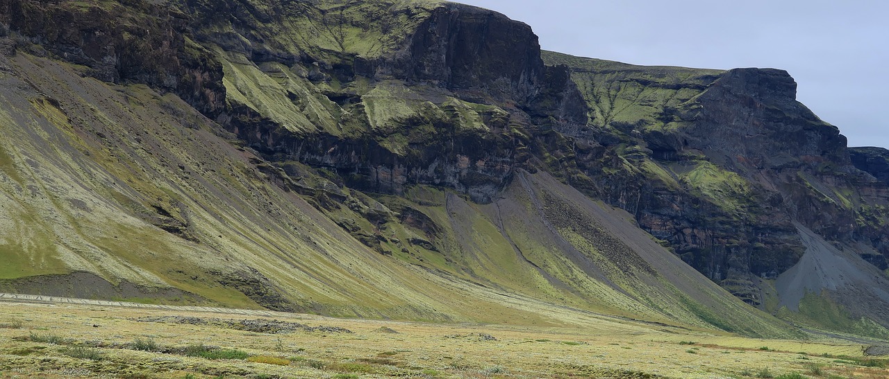 iceland mountains green free photo