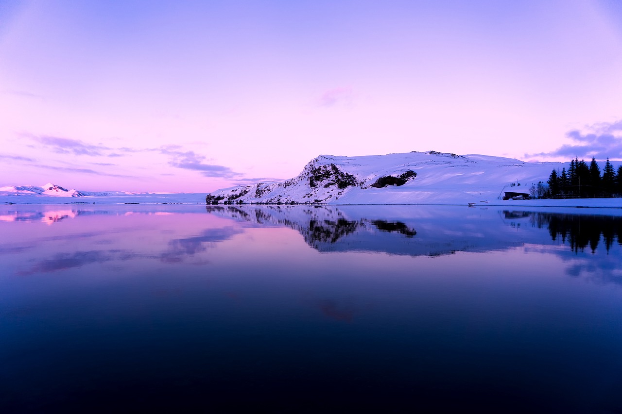 iceland mountains lake free photo