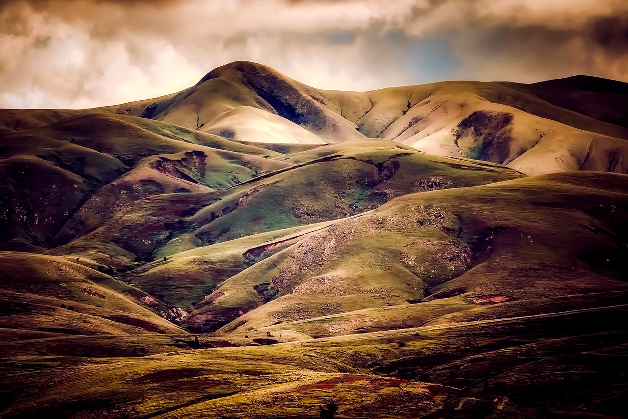 iceland mountains sky free photo