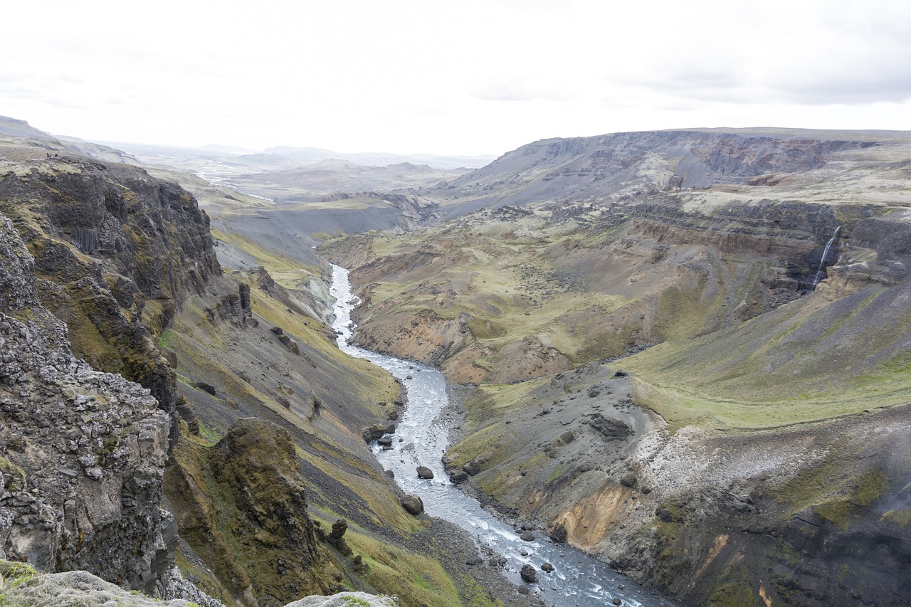 iceland  river  mountains free photo