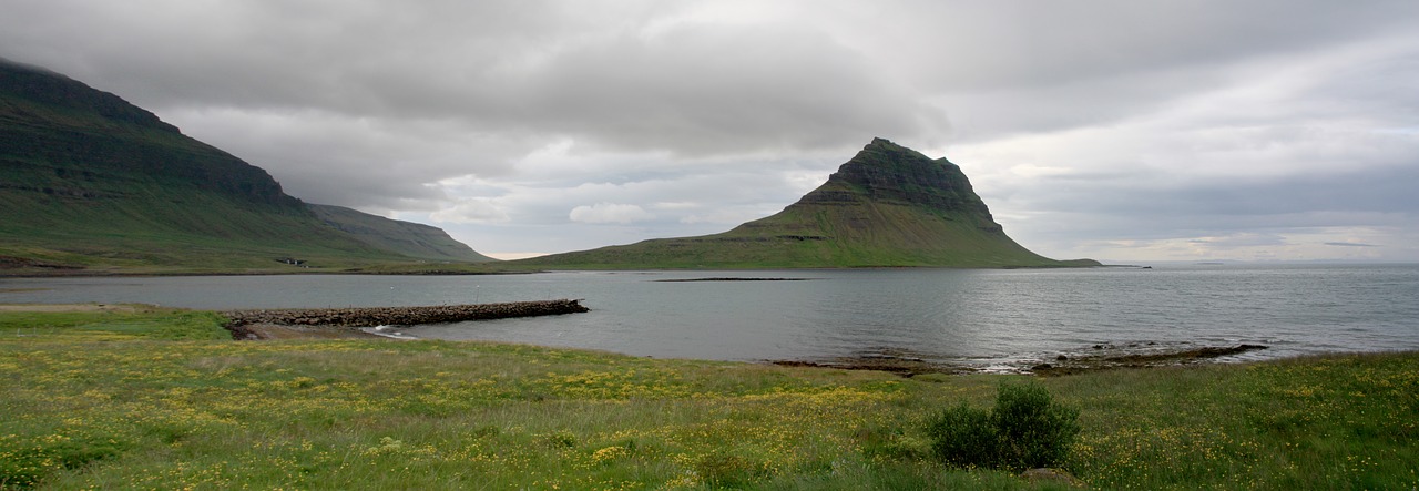 iceland  mountain  landscape free photo