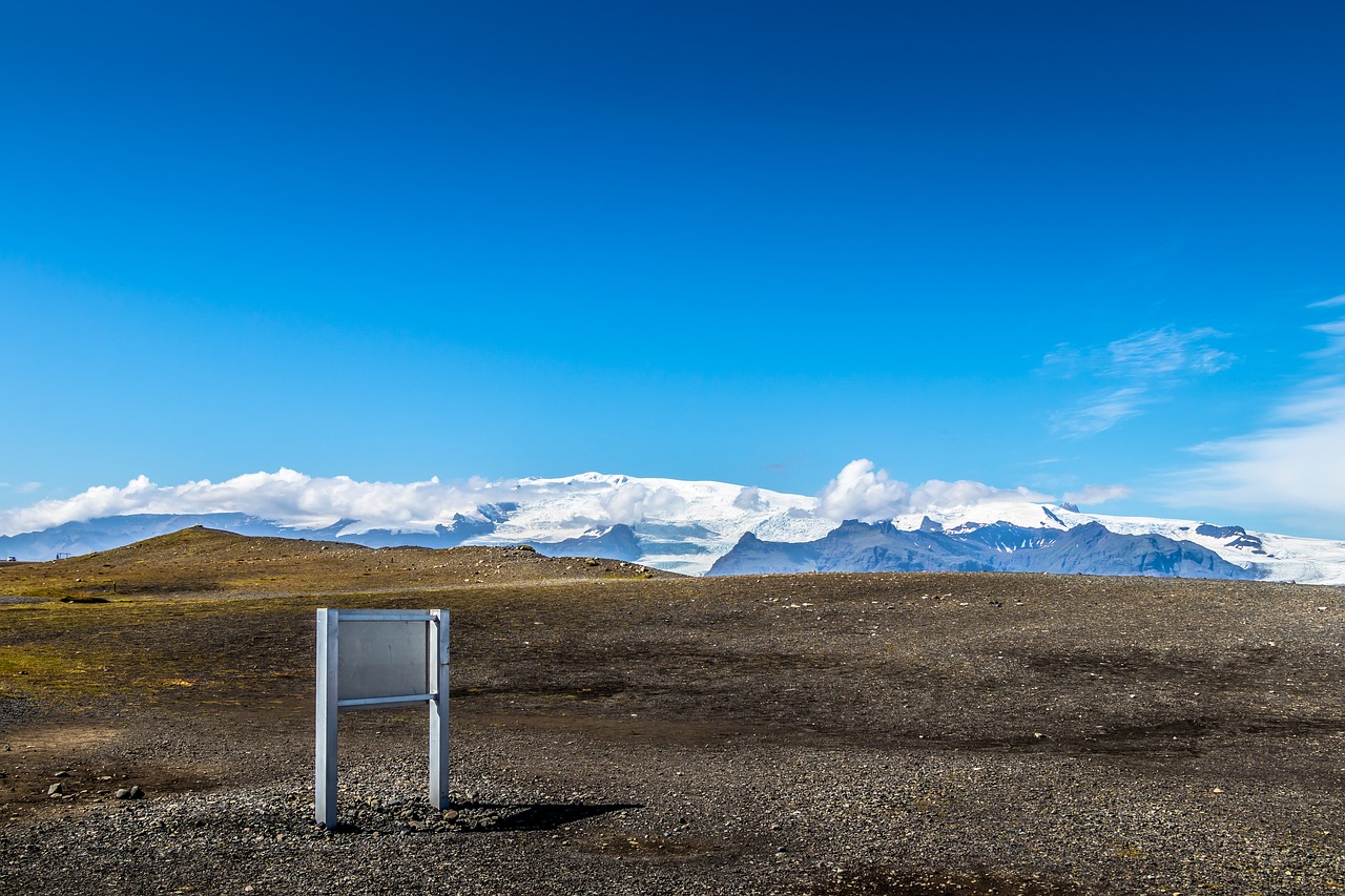 iceland  mountains  landscape free photo