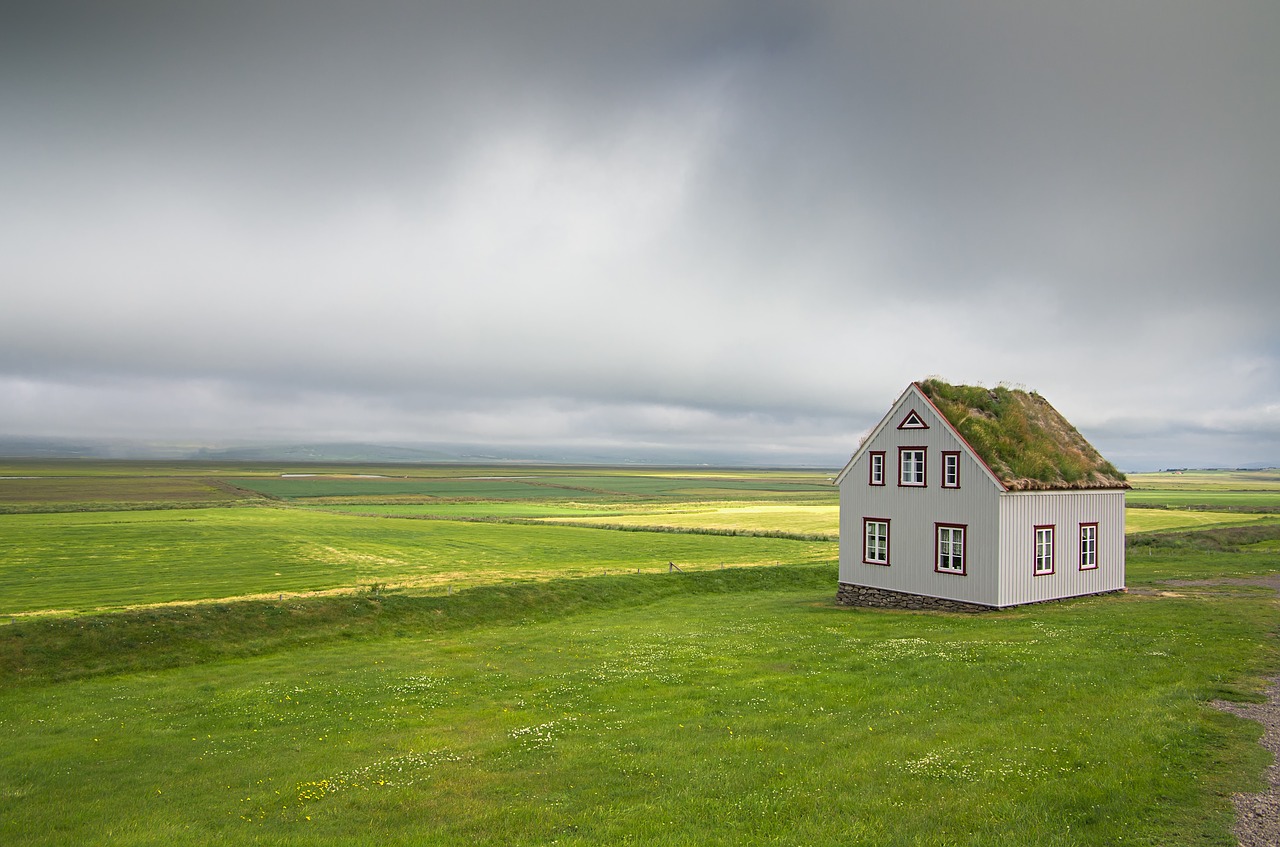 iceland  house  landscape free photo