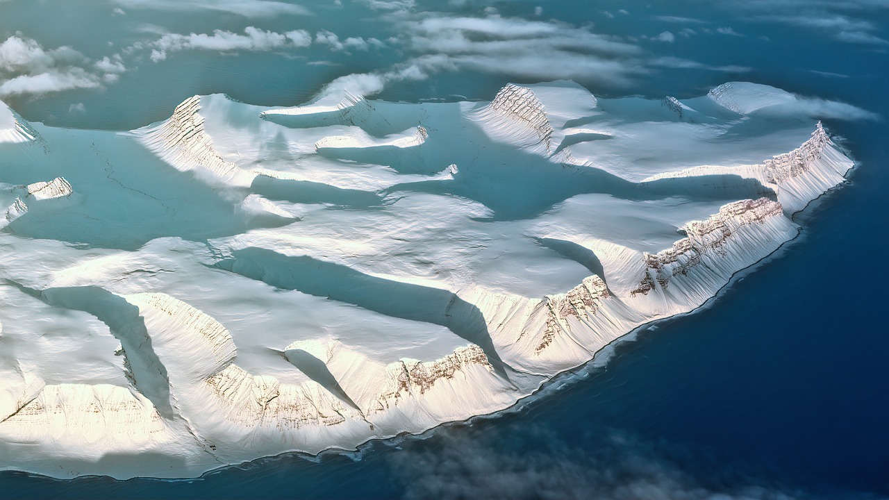 iceland  aerial view  mountains free photo
