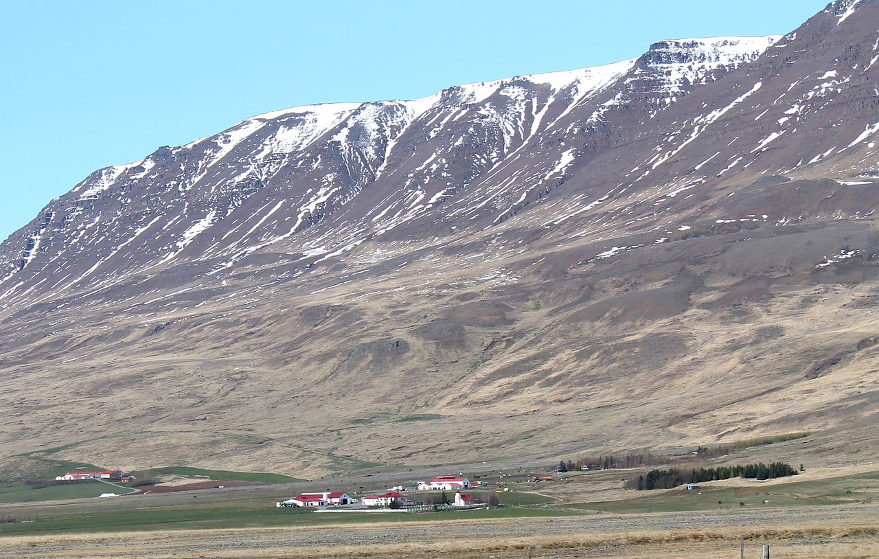 iceland landscape mountains free photo