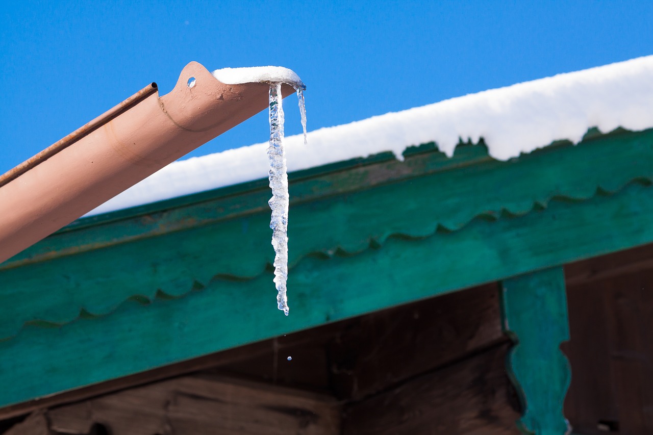 icicle gutter ice free photo