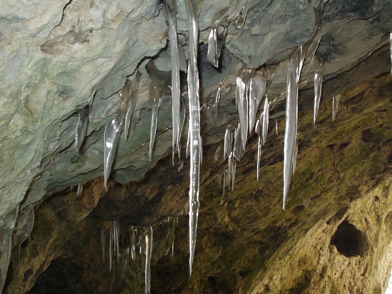 icicle cave winter free photo