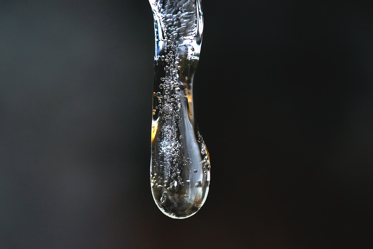 icicles frozen ice free photo