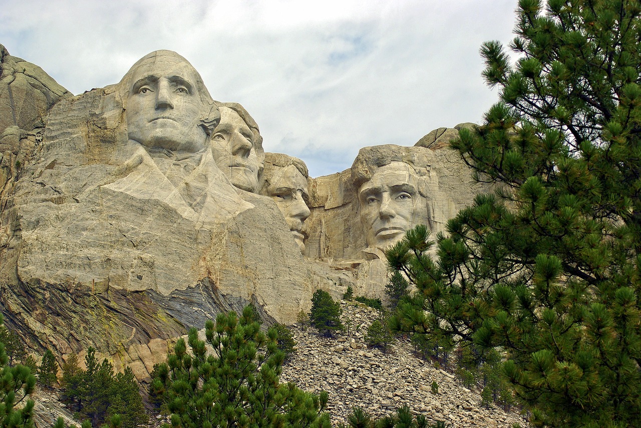 iconic faces on rushmore  rushmore  lincoln free photo