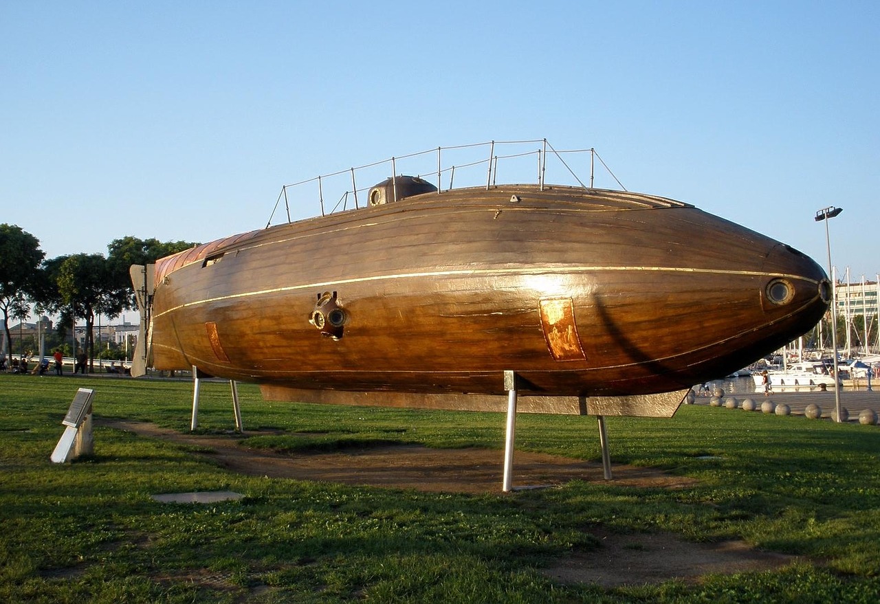 ictineo ii submarine barcelona free photo