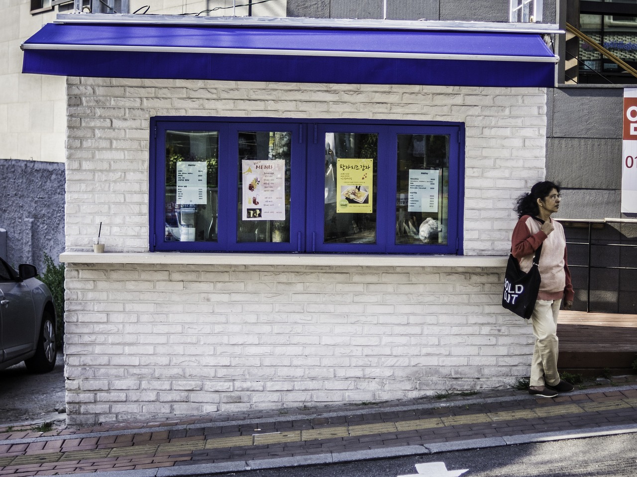 if the atmosphere in yong-san itaewon free photo