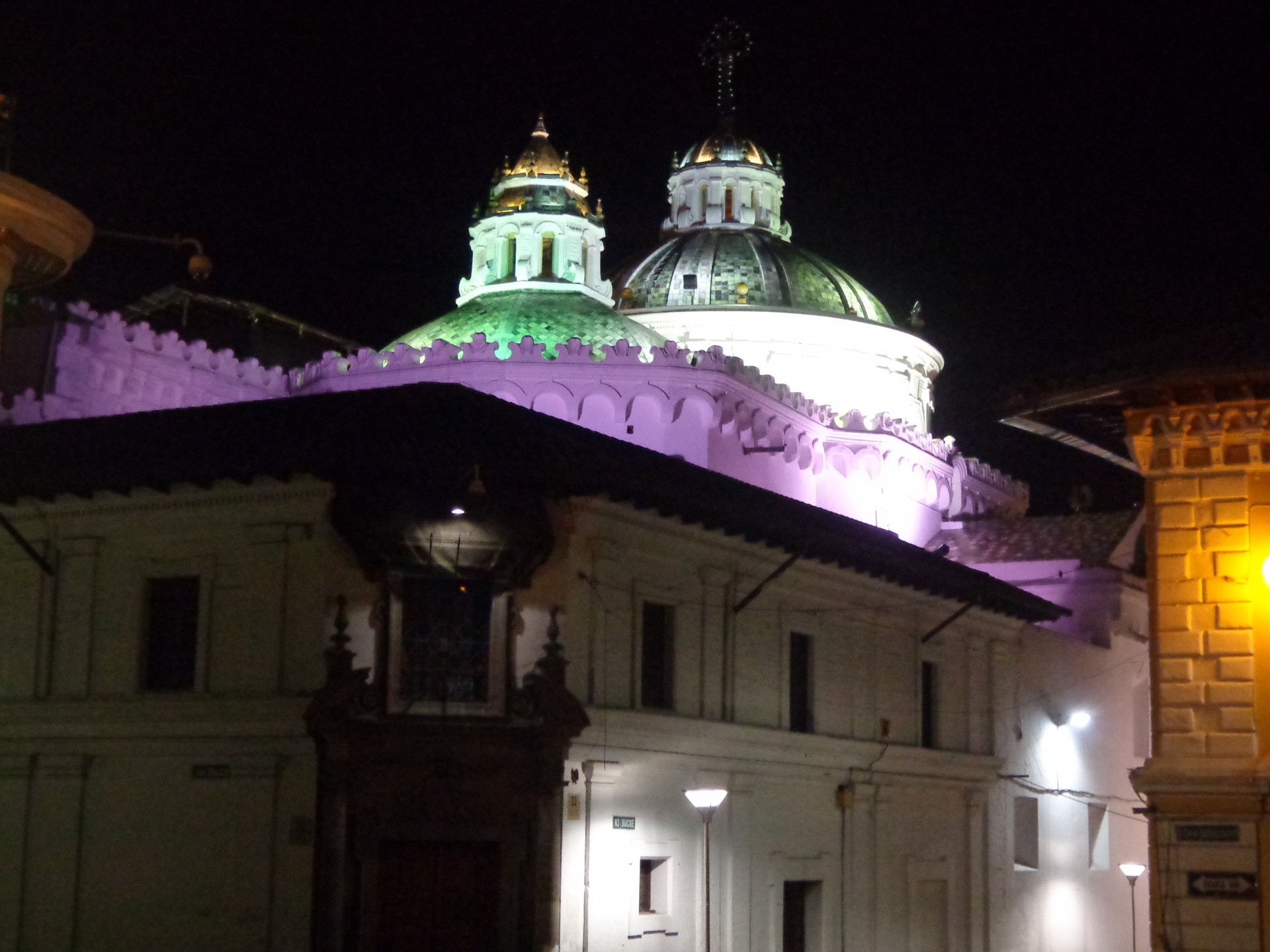 the company historic center quito quito churches free photo