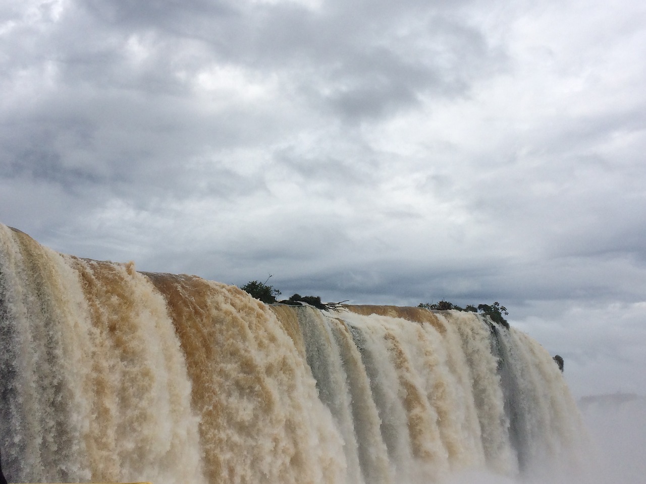 iguazu waterfall landscape free photo