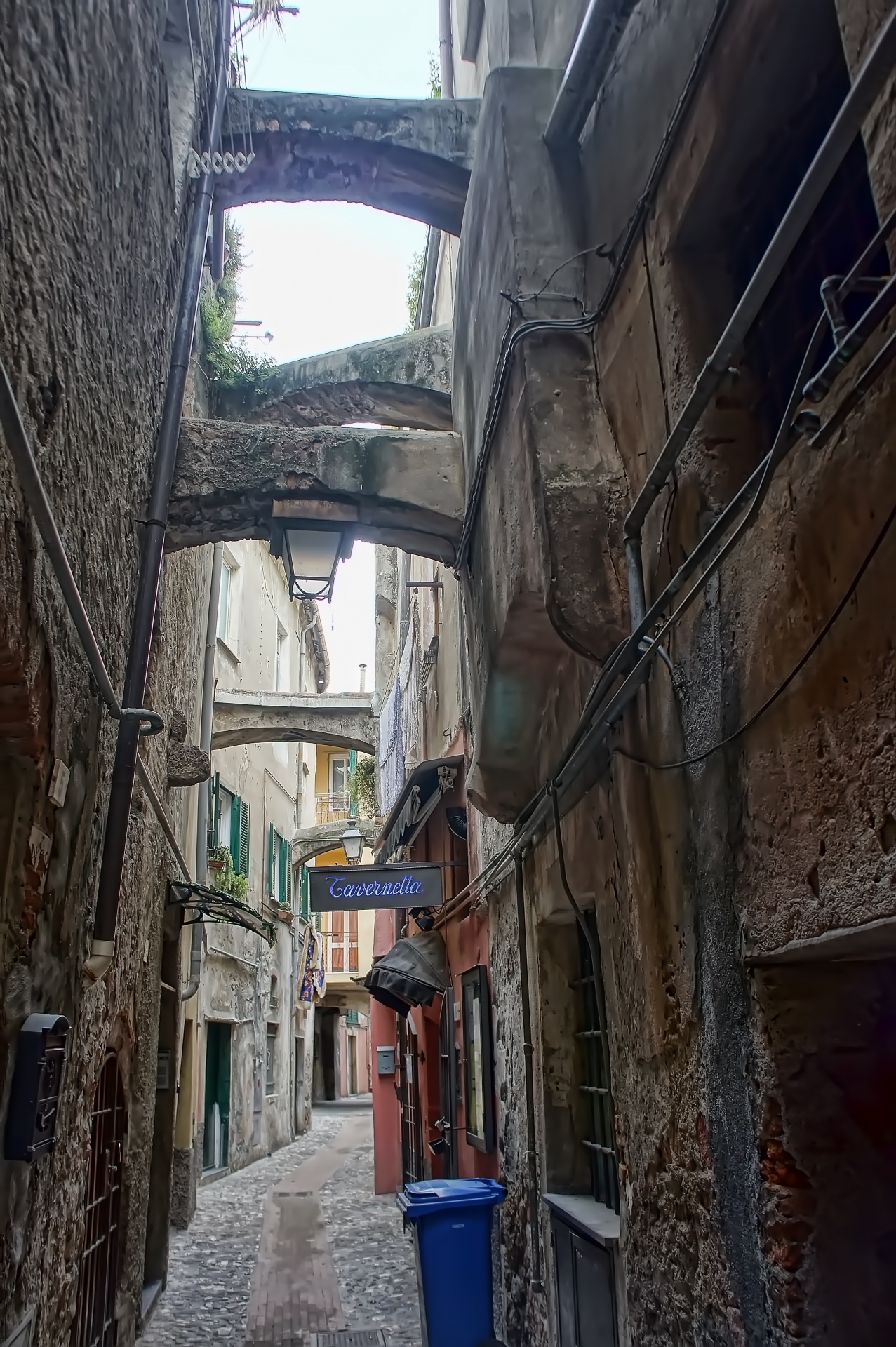 alley walls narrow free photo