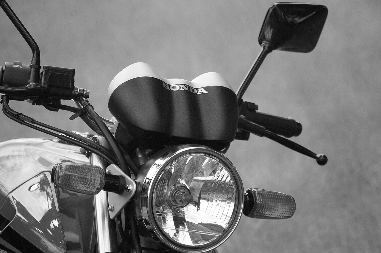image black and white moto free photo