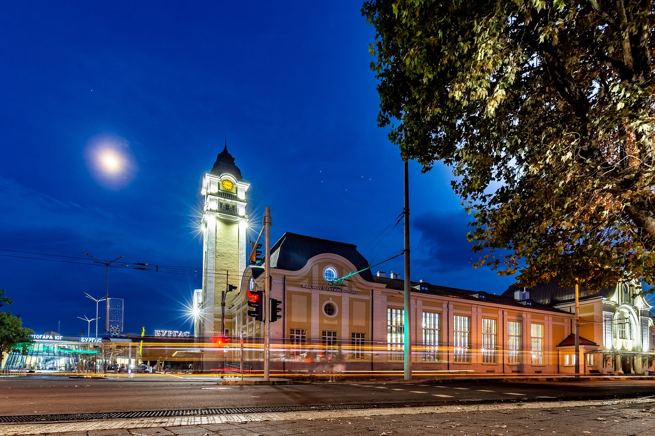 бургас  burgas train station  bulgaria free photo