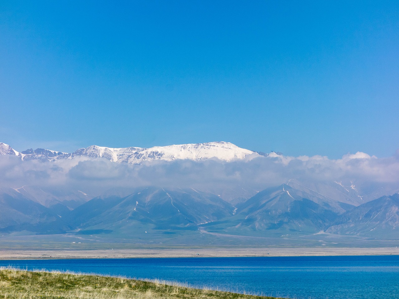 in xinjiang sailimu lake along the way free photo