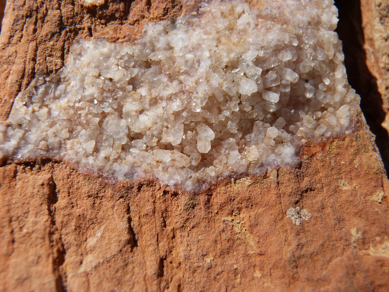 incrustation quartz minerals free photo