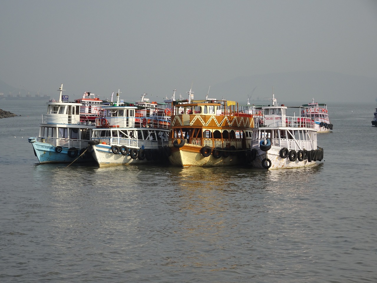 india mumbai boats free photo