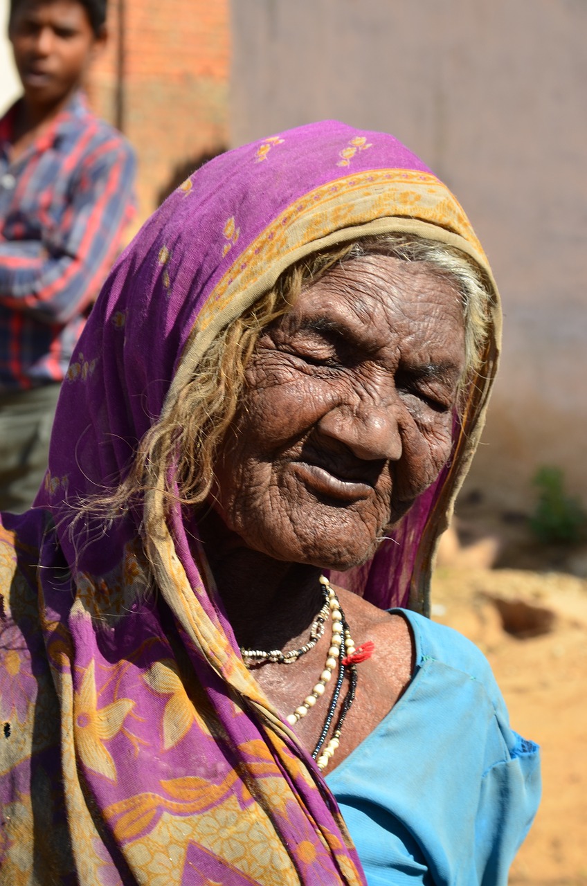 india old women free photo