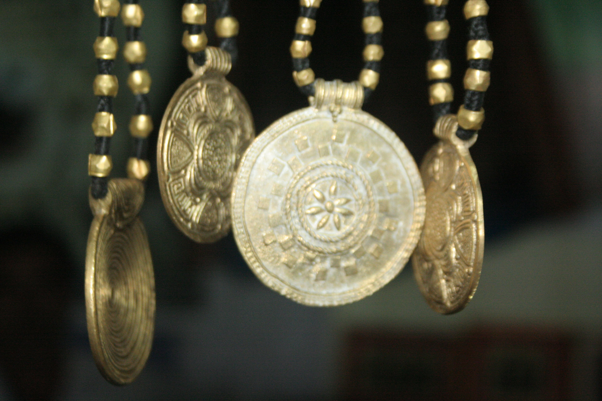 indian metallic medallion free photo