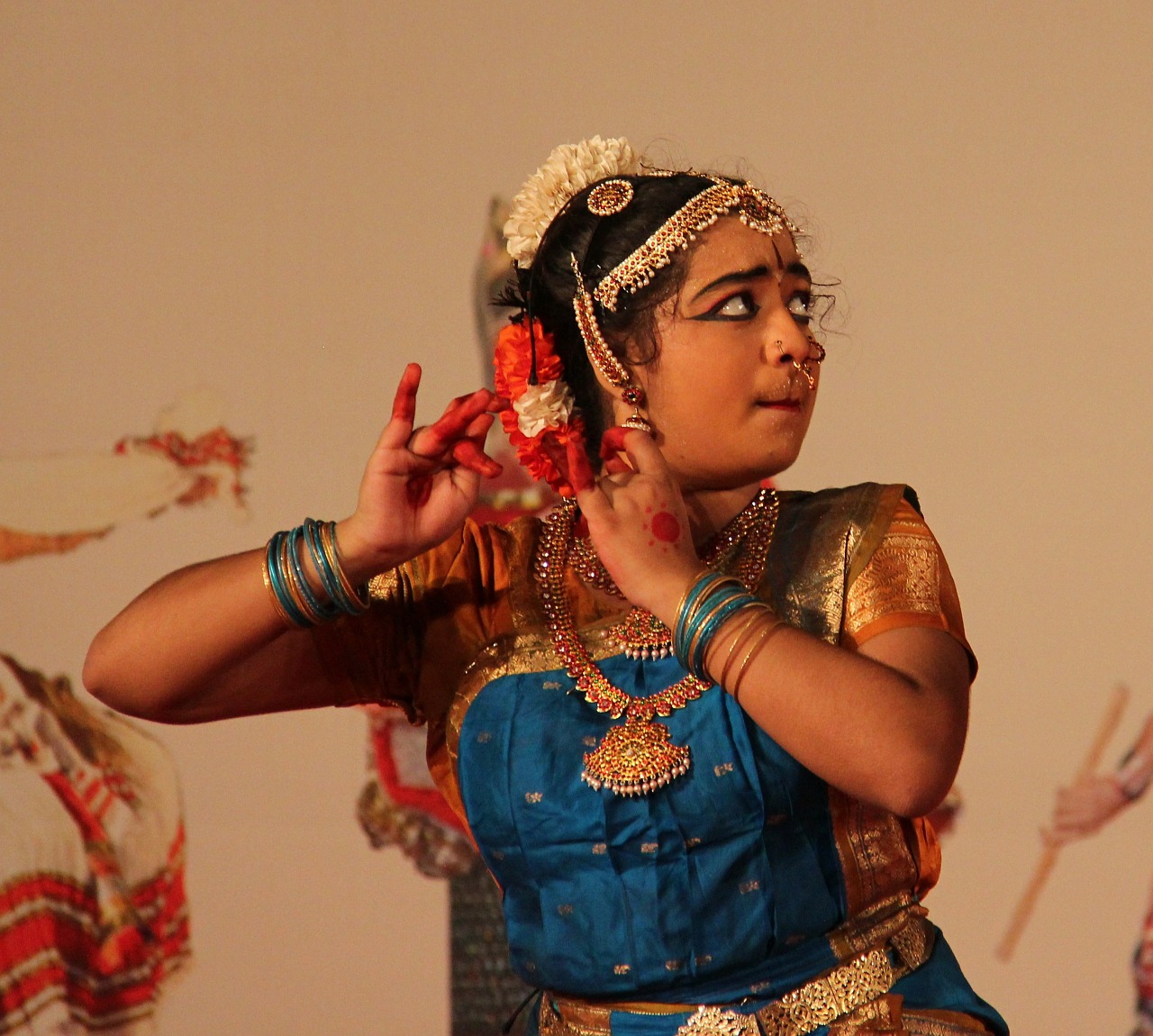 indian woman dance woman free photo
