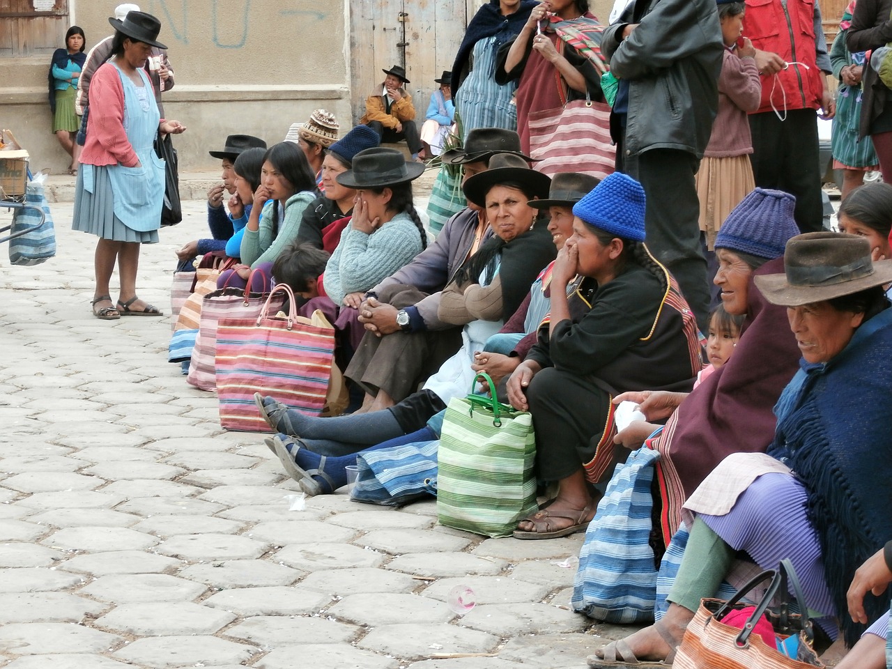 indian women indio market bolivia free photo