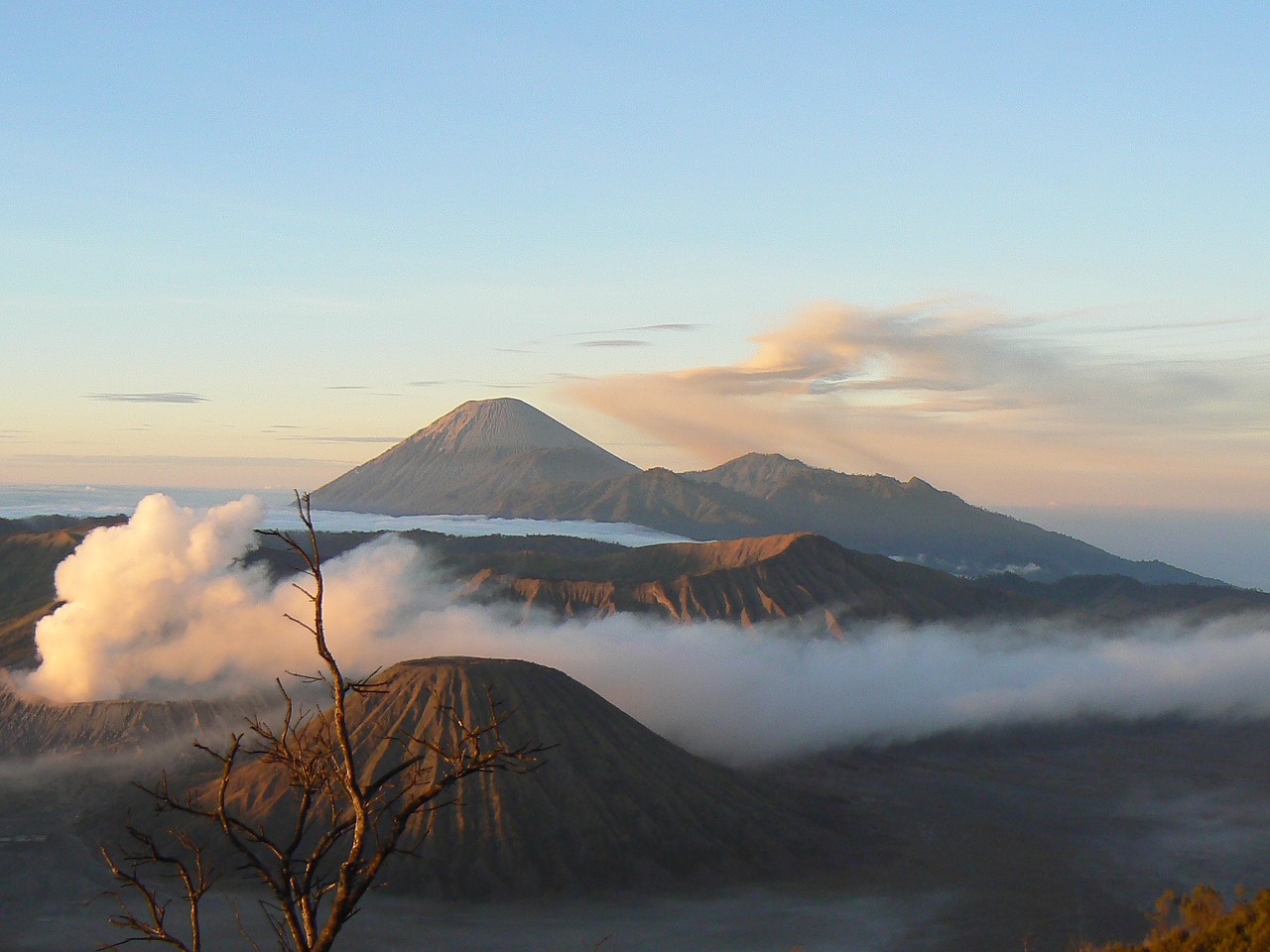 indonesia volcano bromo free photo