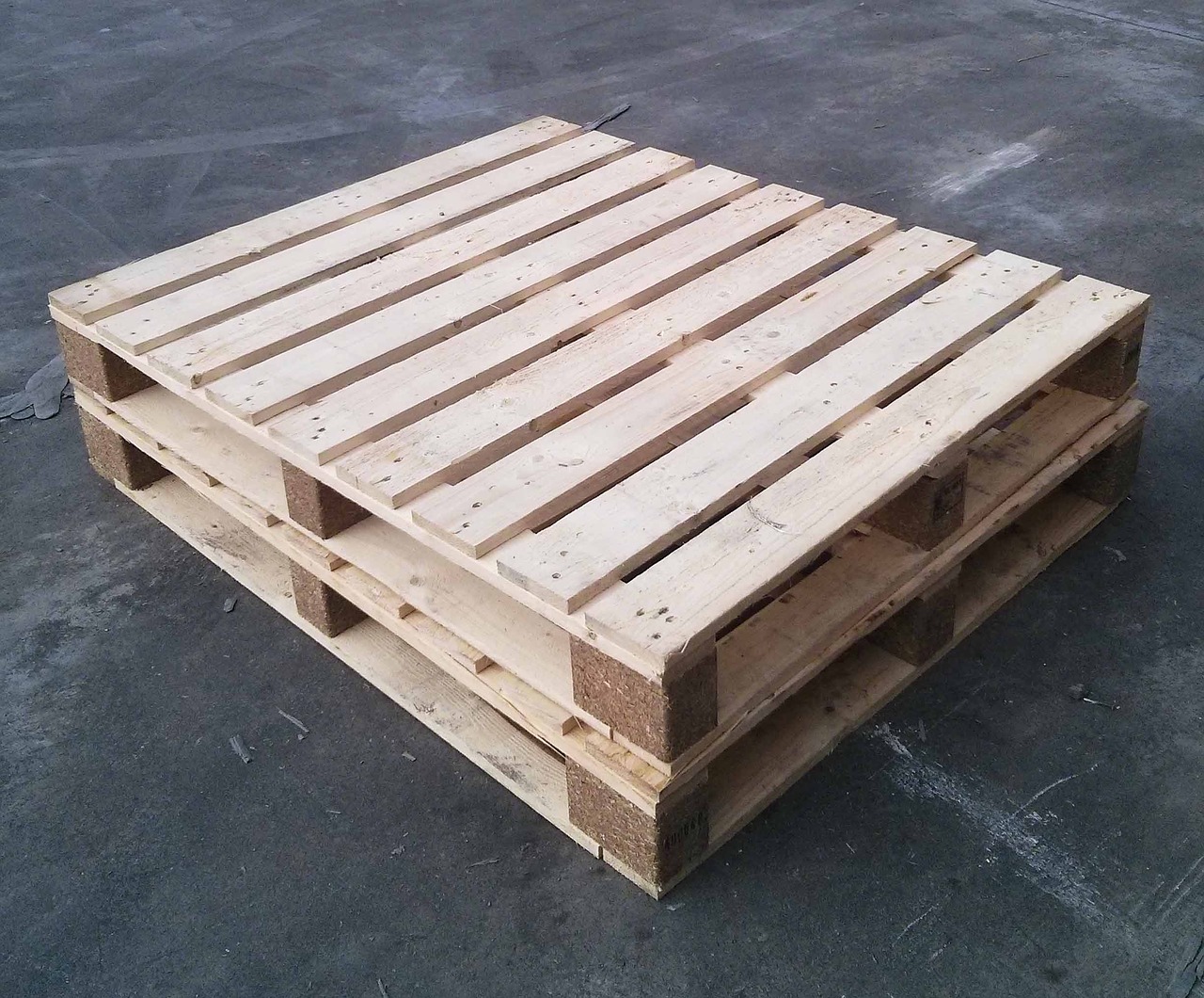 industrial pallets απεντομωμένες free photo