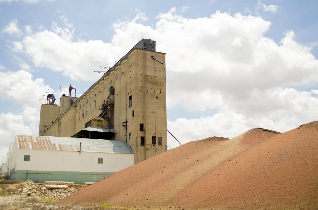 industry silo grain free photo