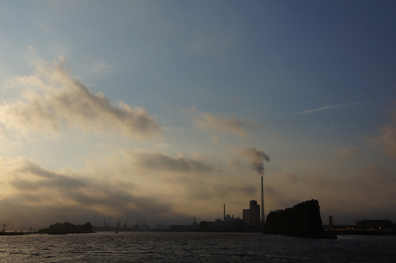 industry  chimney  industrial plant free photo