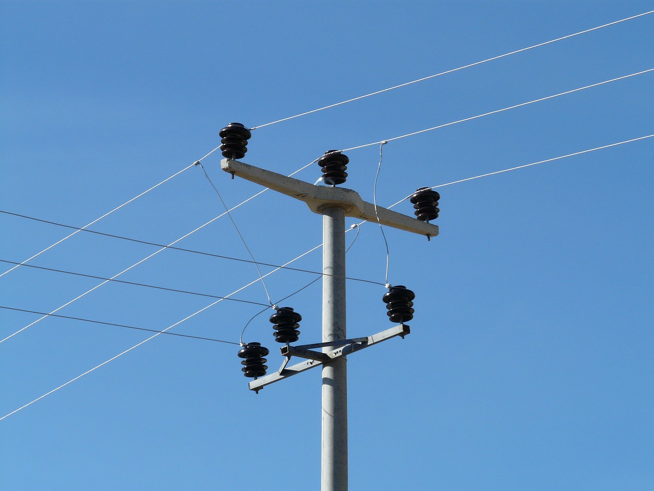 insulators strommast electricity free photo
