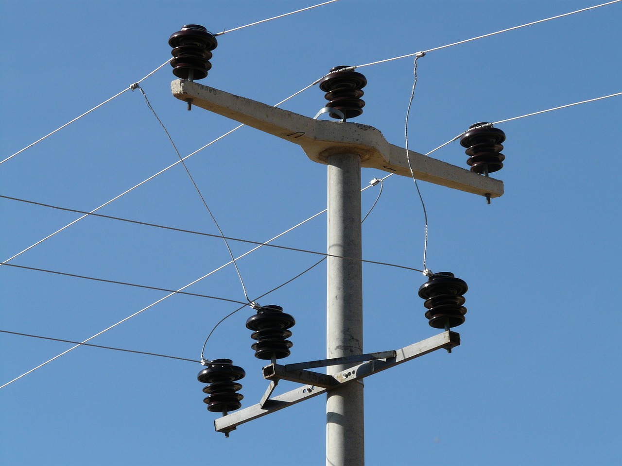 insulators strommast electricity free photo
