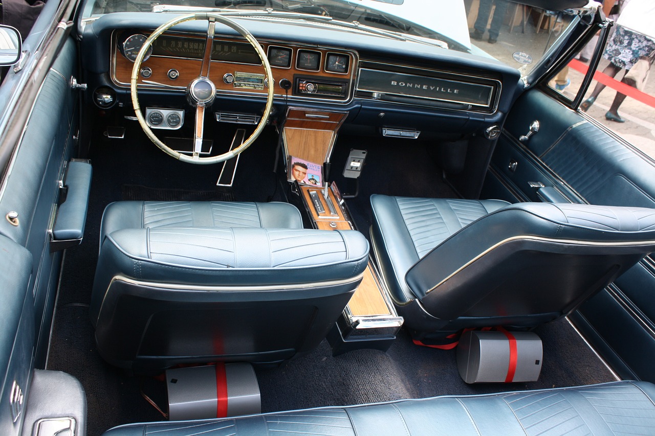 interior oldtimer steering wheel free photo