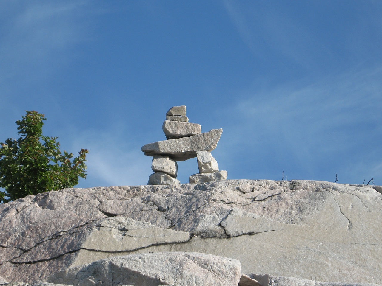 inukshuk rock sculpture free photo