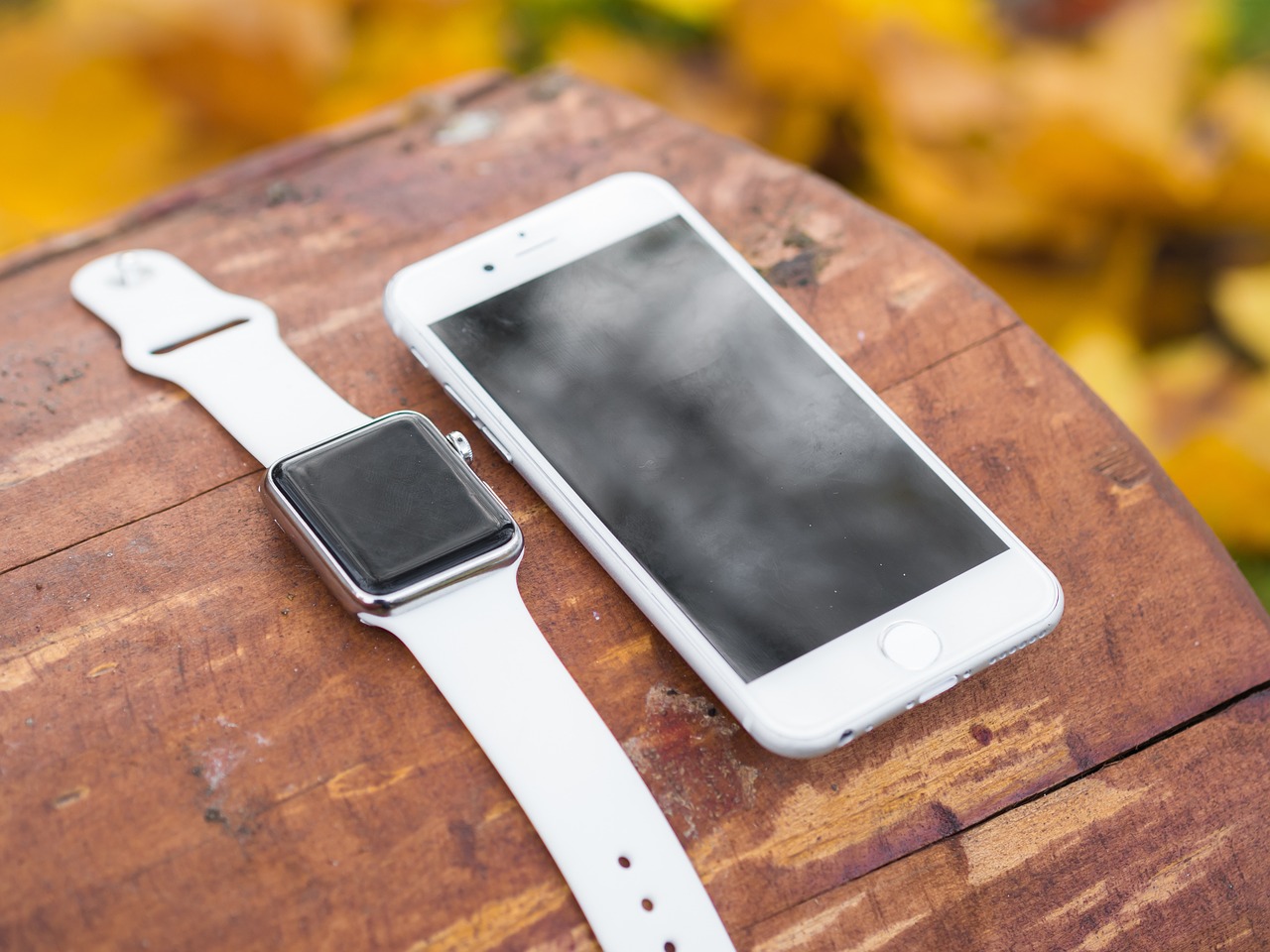 iphone iwatch smartphone free photo