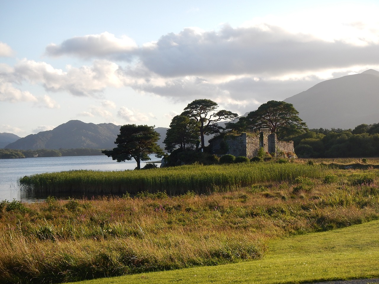 ireland ruins castle free photo