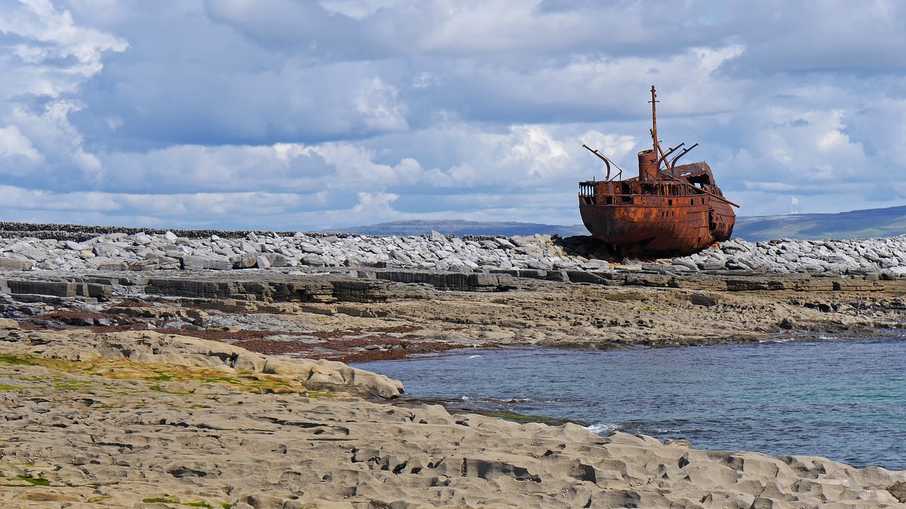 ireland inisheer ship wreck free photo