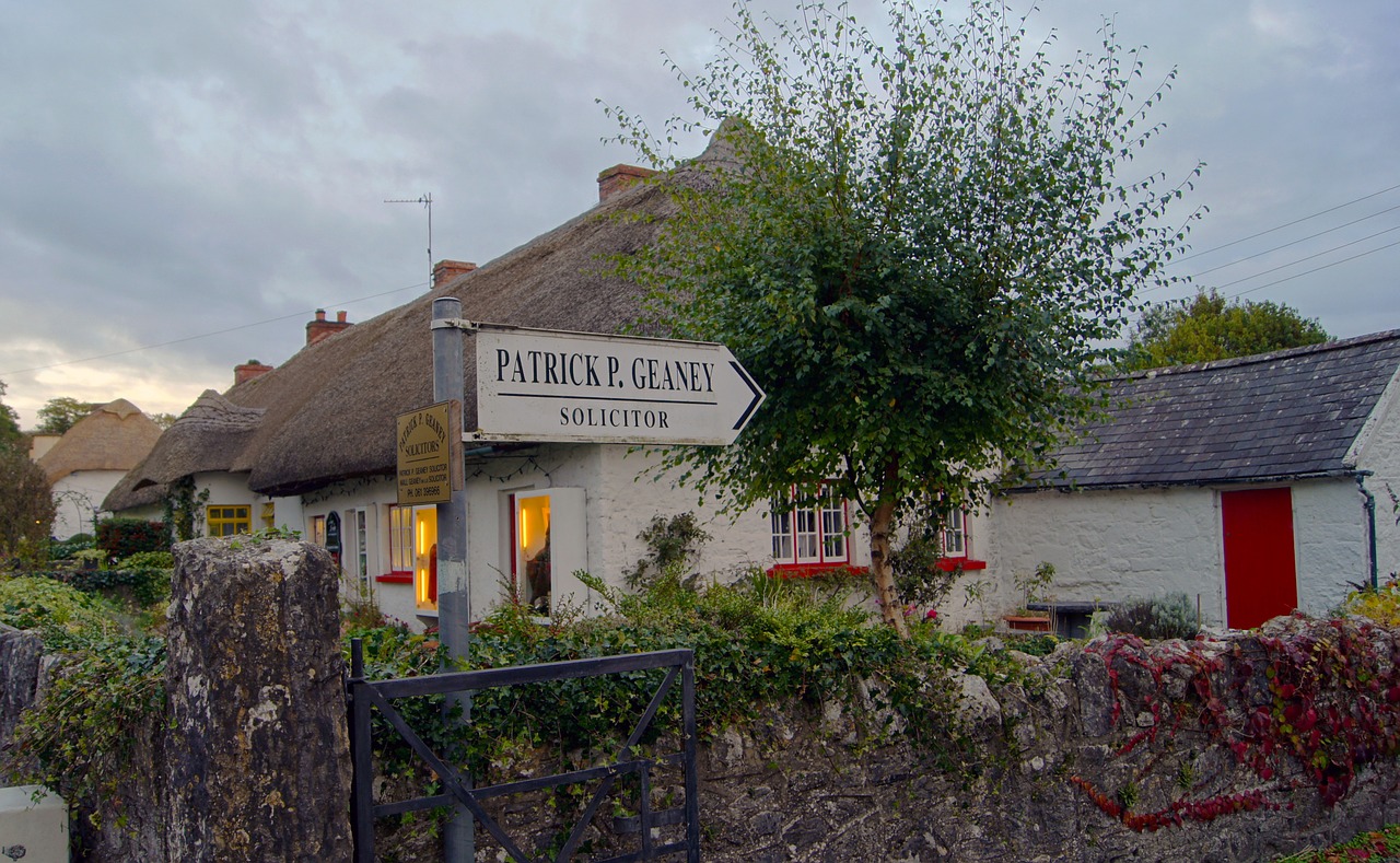 ireland town thatch roof free photo