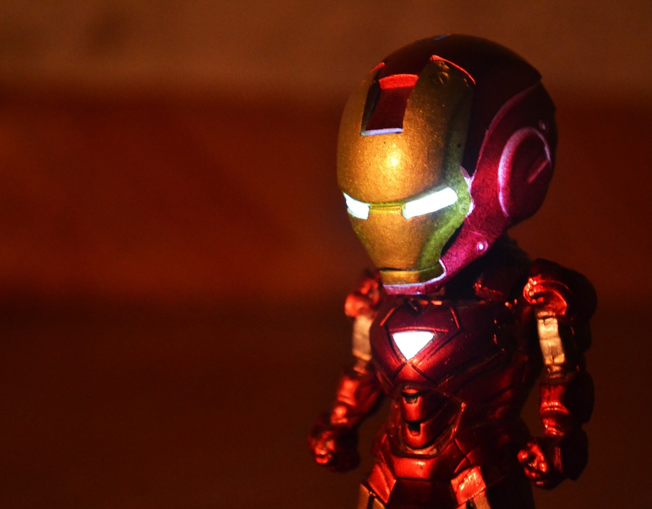 iron man robotic superhero free photo