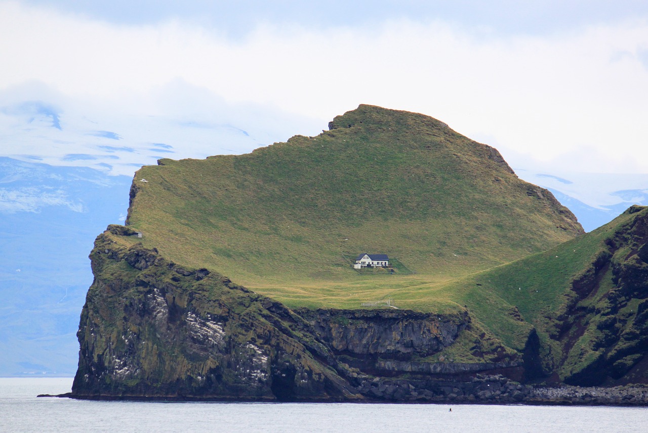 island house mountain free photo