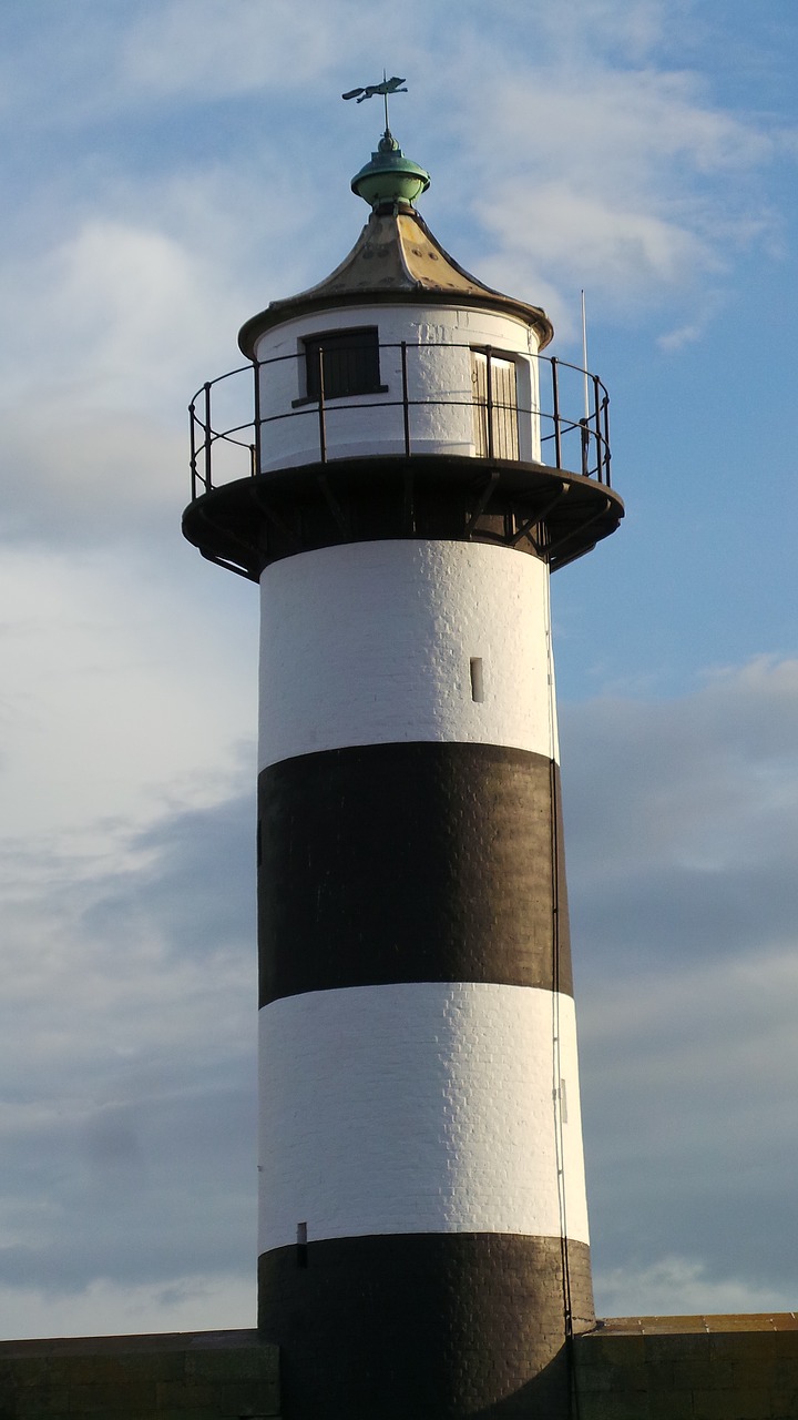 island lighthouse stripes free photo