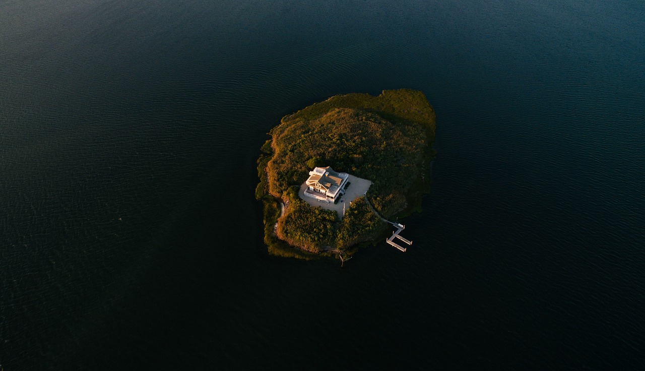 island building aerial free photo