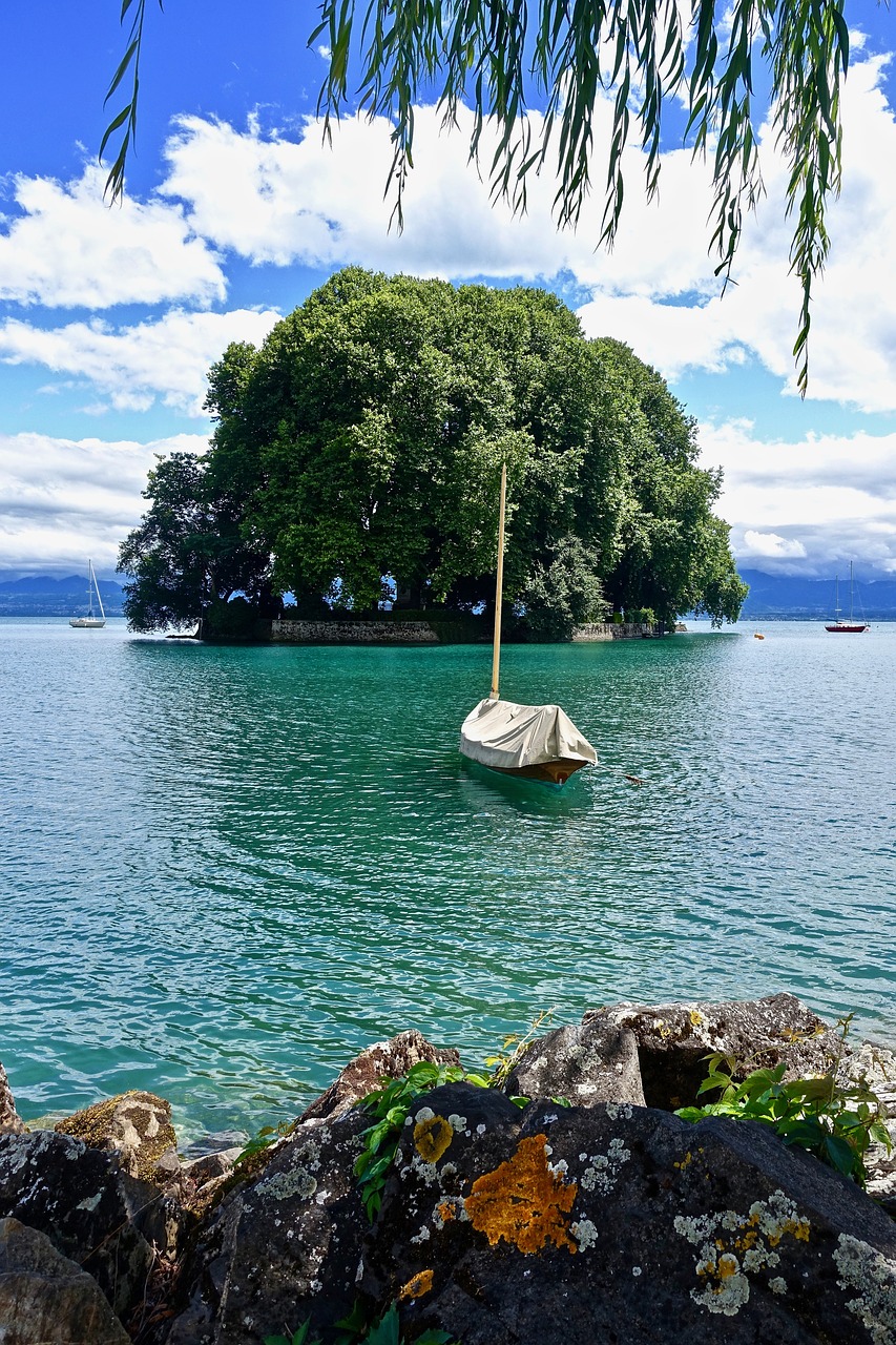 island  boat  lake free photo