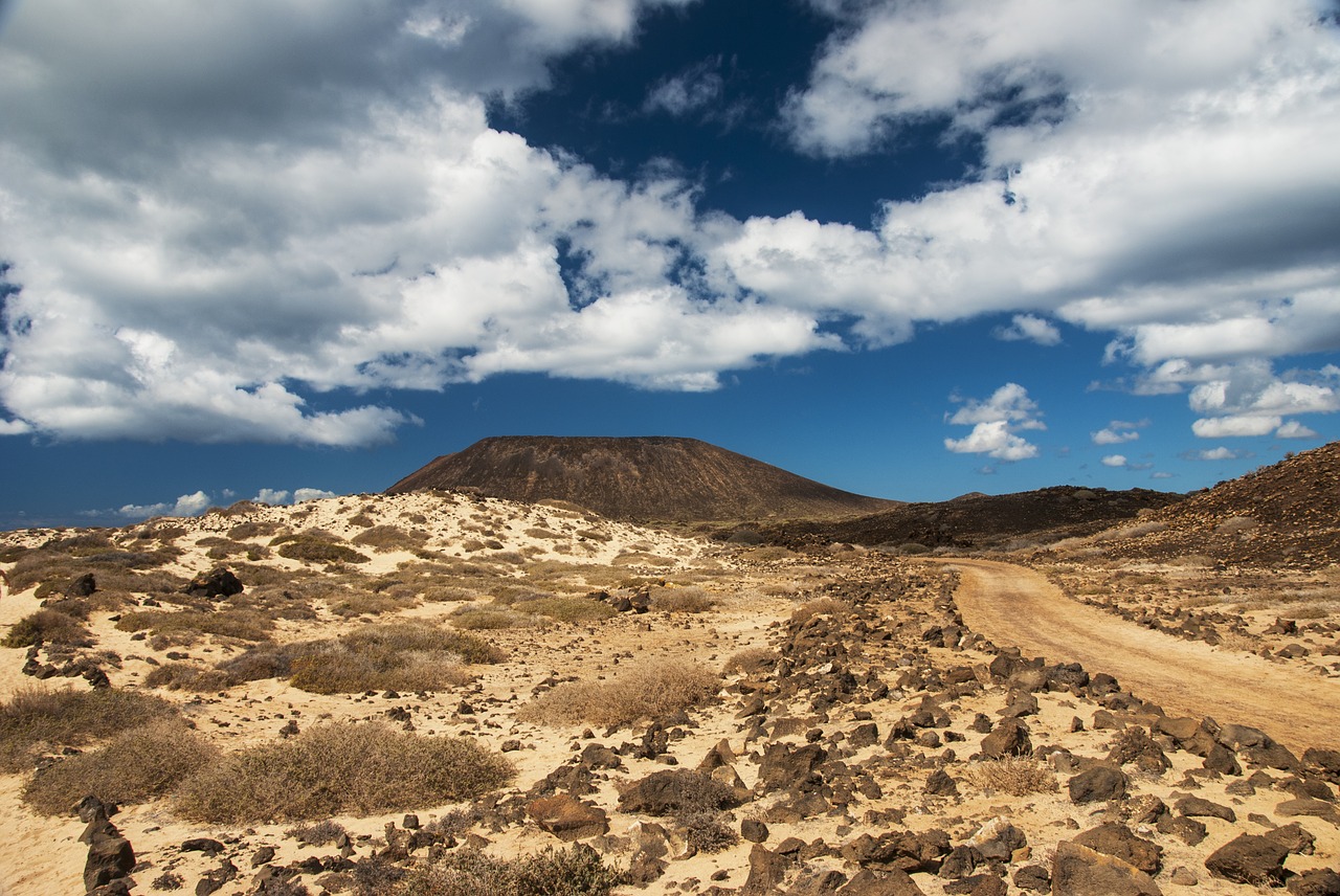 island  vulcano  los lobos free photo