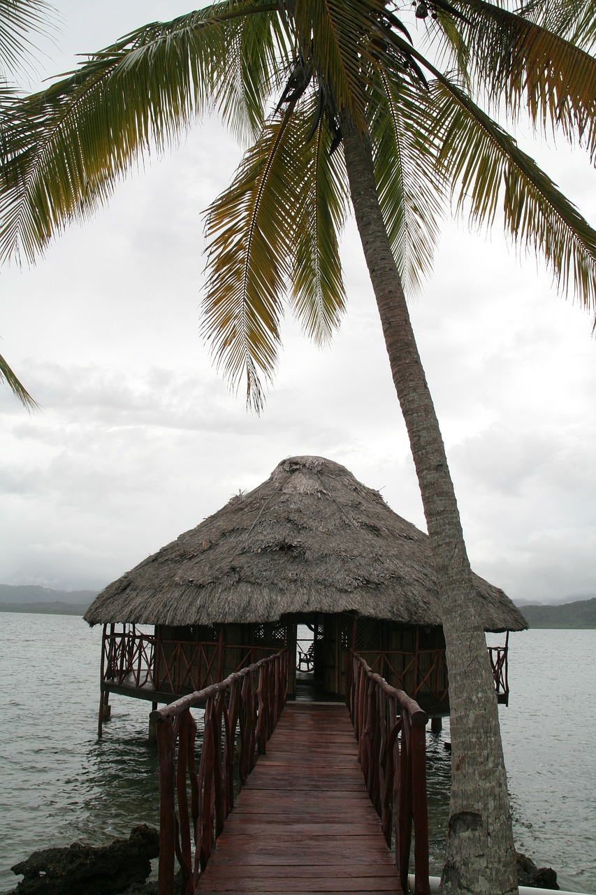 island cabin caribbean free photo