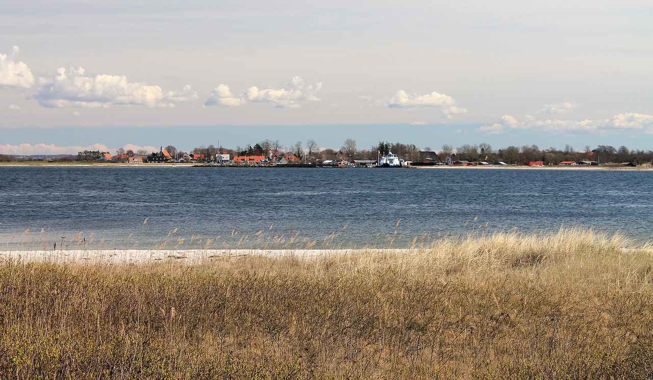 island houses beach free photo