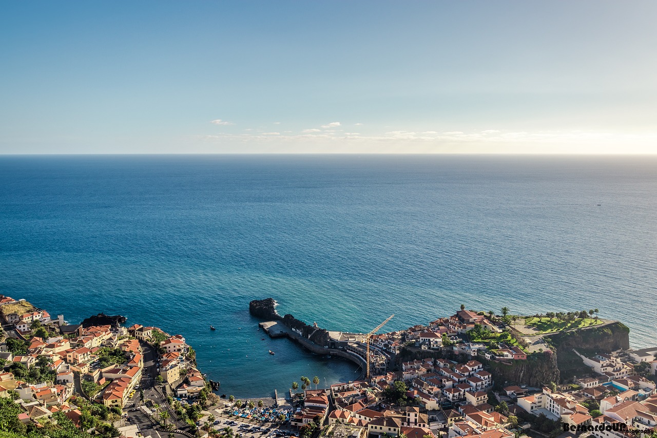 island wood  câmara de lobos  blue free photo